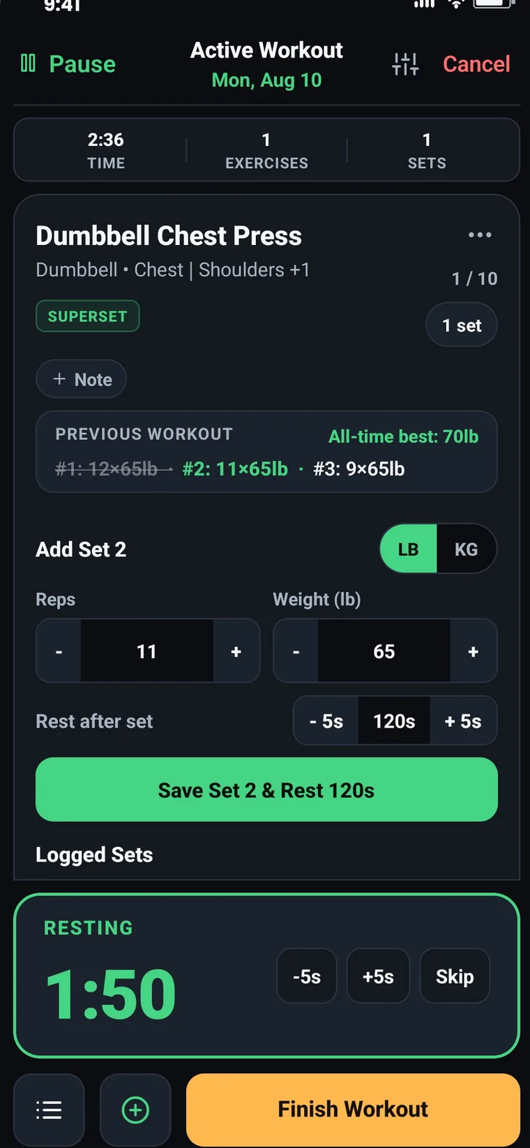 An active FitTrack workout: last session's sets shown above the input, with the rest timer counting down.